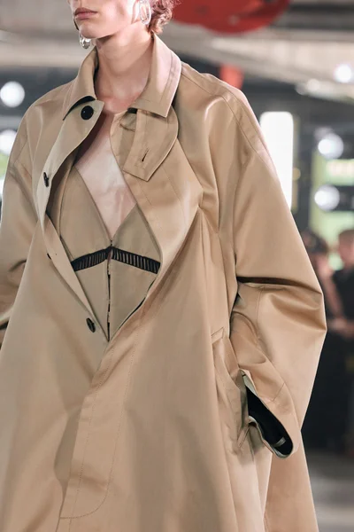 Look 14